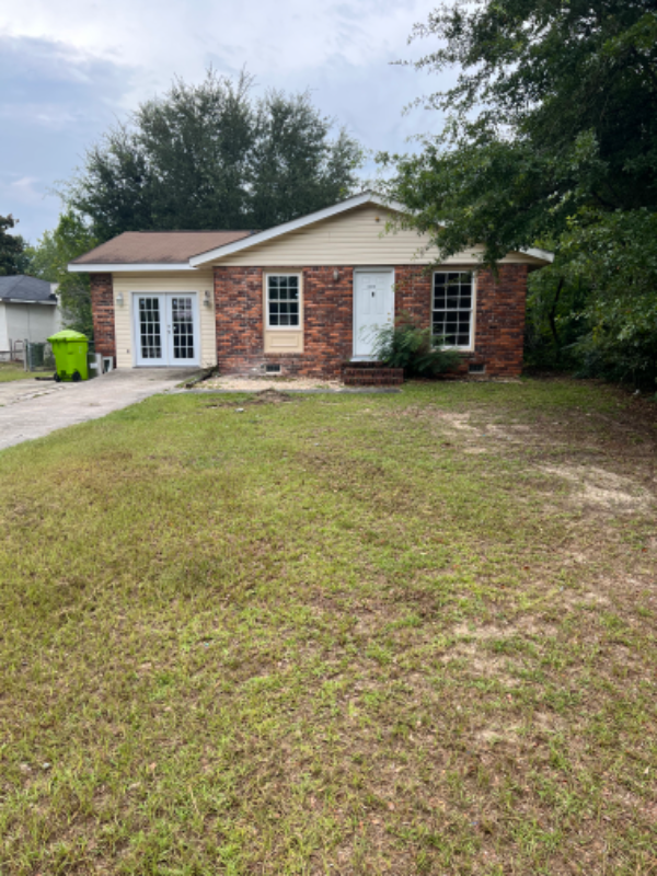 Primary Photo - 3615 Traveler Ln