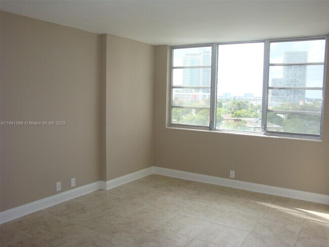 Foto del edificio - 3301 NE 5th Ave