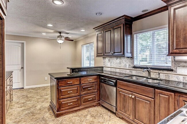 Building Photo - 6031 Cerritos Dr