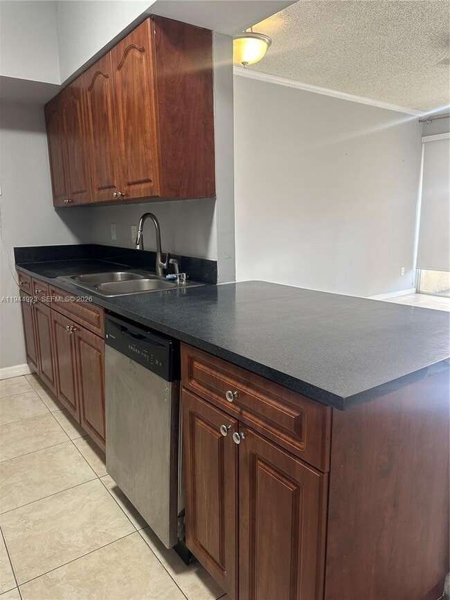 Foto del edificio - 18356 NW 68th Ave