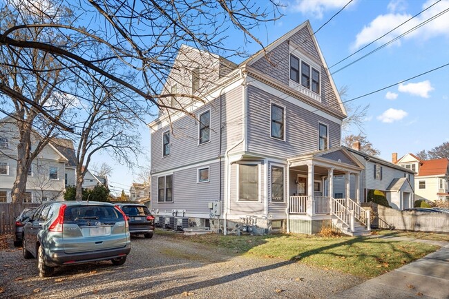 Building Photo - 18 Wyman St