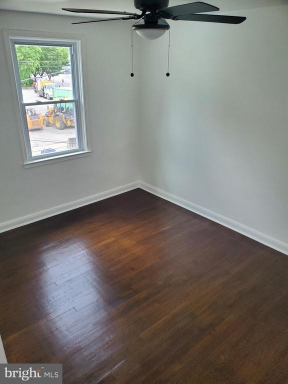 Foto del edificio - 1534 Doolittle Rd