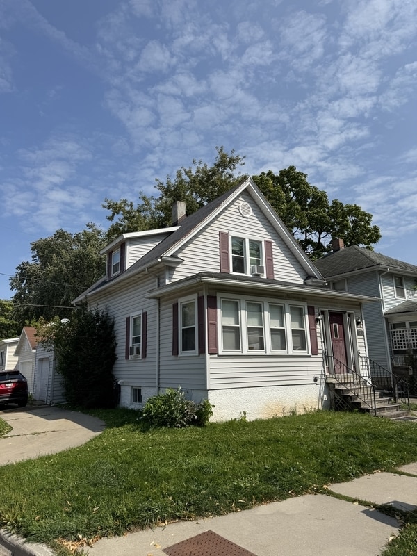 Building Photo - 840 Hubbard St