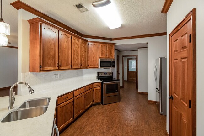 Foto del edificio - 7182 Golden Oaks Loop E