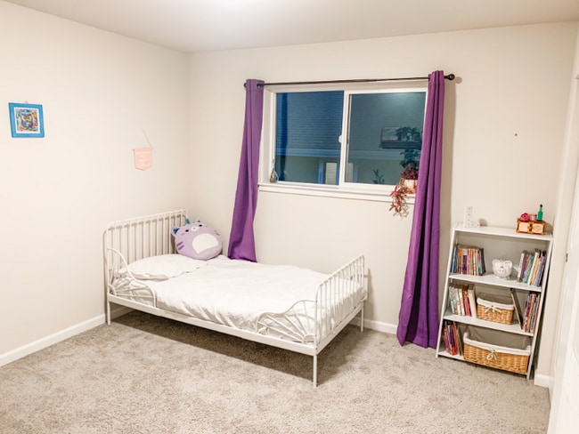 Building Photo - 1903 SE Silktassel Wy