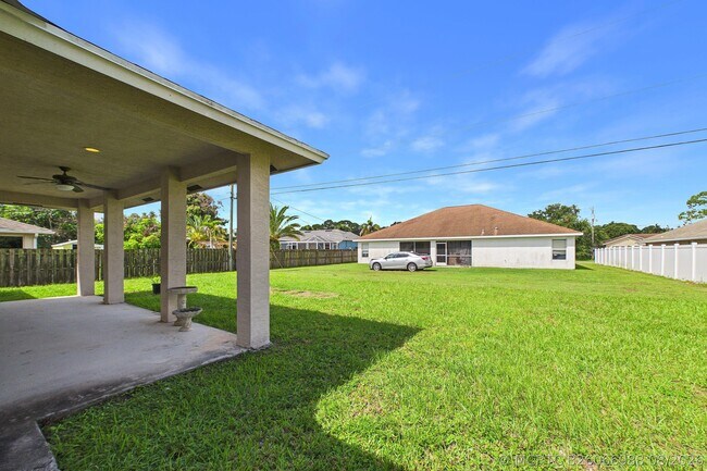 Building Photo - 3610 SW Margela St