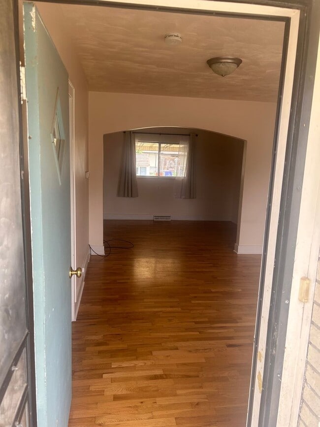 Building Photo - 3 Bedroom Home in Frederick - Available Now!
