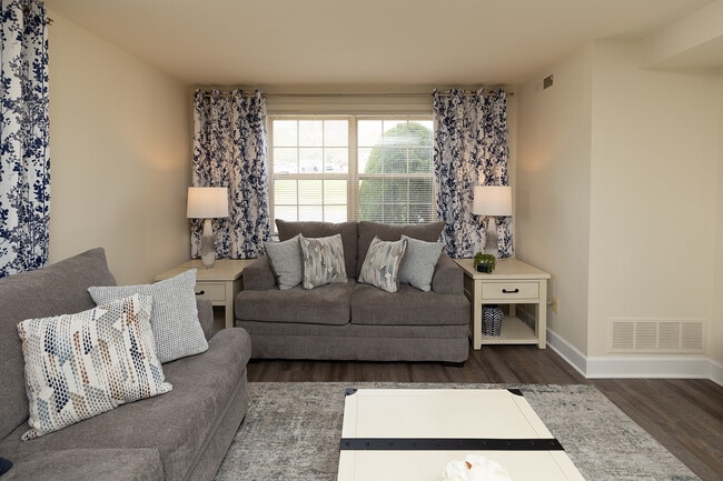 Foto del edificio - Chapel Valley Townhomes
