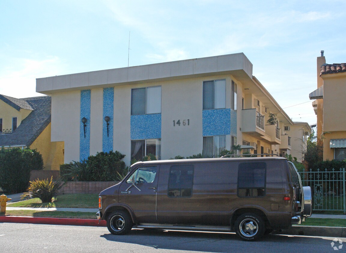 Foto del edificio - 1461 S Canfield Ave