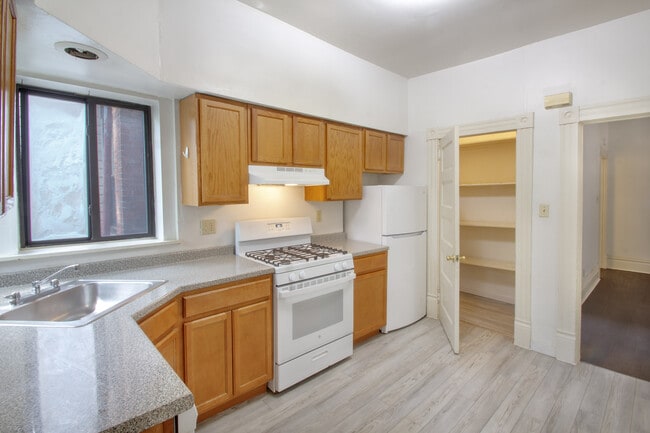 Building Photo - 405 Peebles St