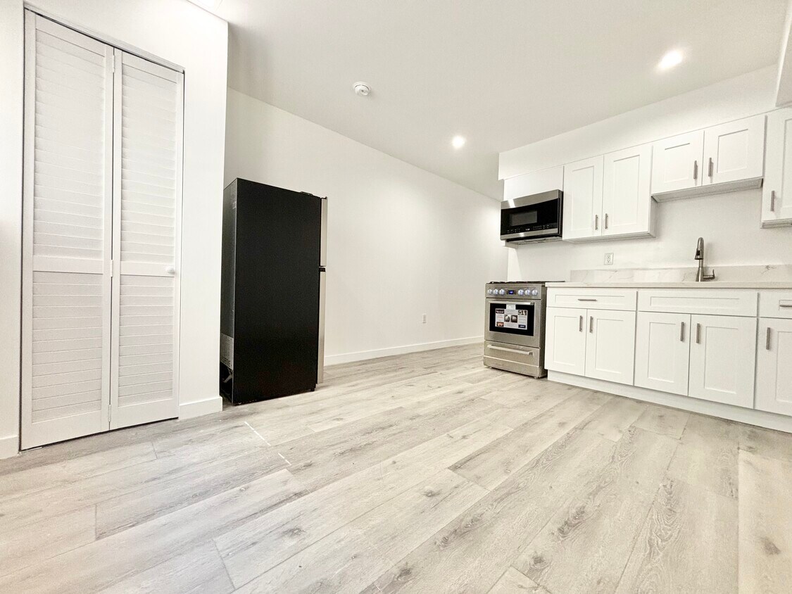 17327 Saticoy St. Northridge, CA 91325 Apartments in Los Angeles, CA Westside Rentals