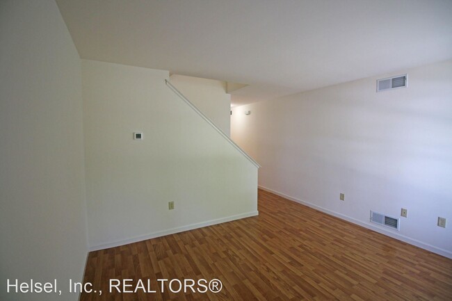 Foto del edificio - 2 br, 1.5 bath House - 61 N. Cherry Street