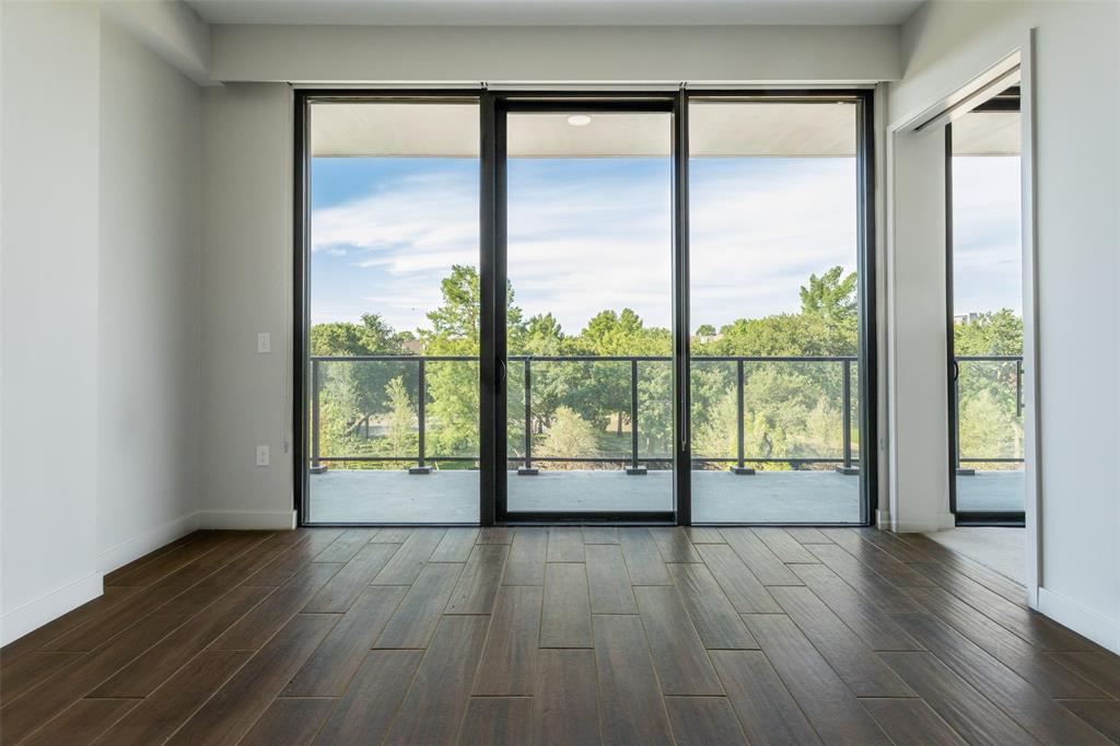 Foto principal - 5955 Caruth Haven Ln