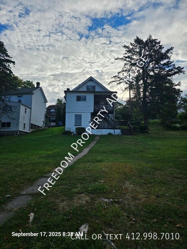 Building Photo - 218 Lott Rd