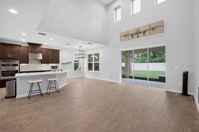 Building Photo - 8016 Marbella Crk Ave