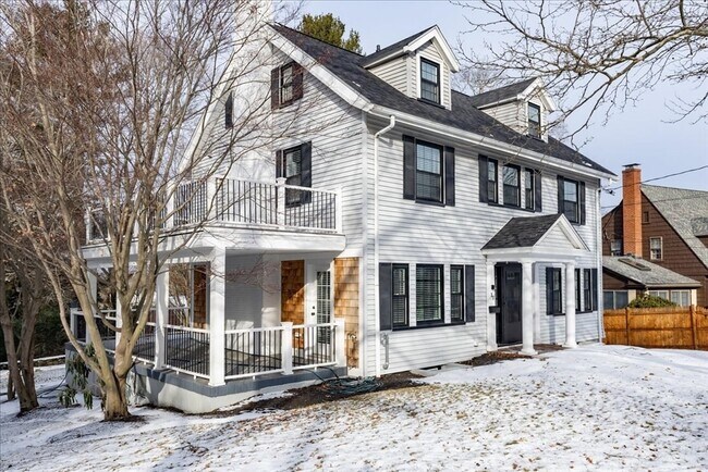 Foto del edificio - 37 Wolcott Rd