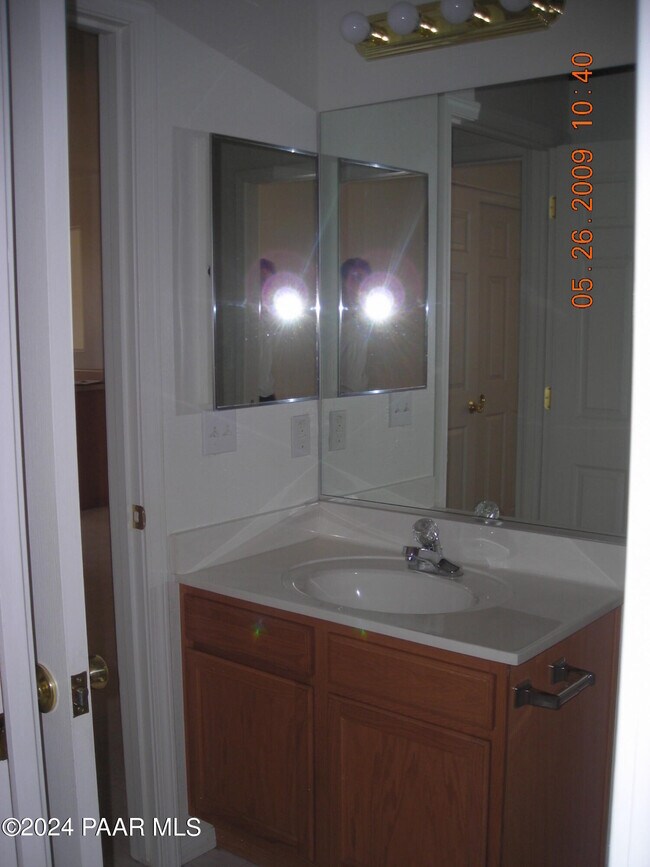 Foto del edificio - 9476 E Lakeshore Dr
