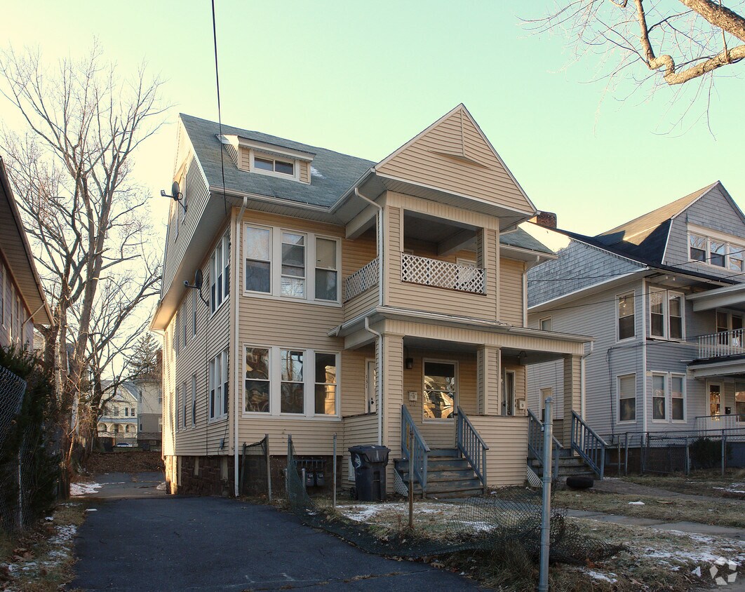 Building Photo - 131-133 Edgewood St