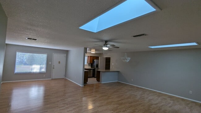 Building Photo - Williamsburg Rental