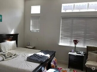 Building Photo - 5218 S Esprit Loop