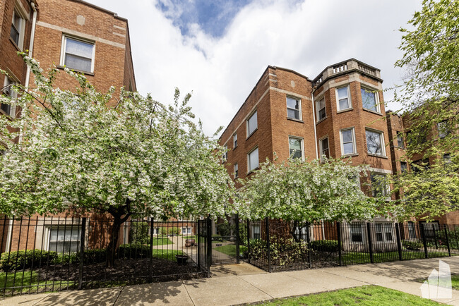 Building Photo - 1622 W Columbia Ave