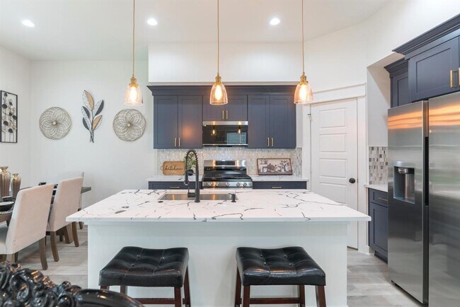 Foto del edificio - 890 Lucky St