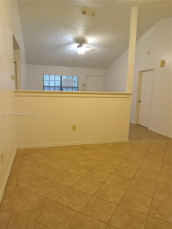 Foto del edificio - 1600 N 44th St