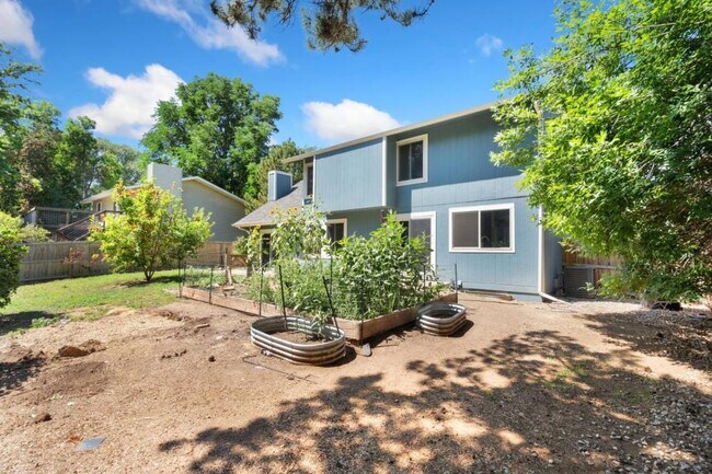 Building Photo - 2718 Granada Hills Dr