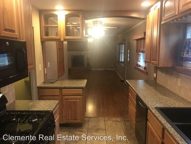 Building Photo - 1417 Eagle View Dr