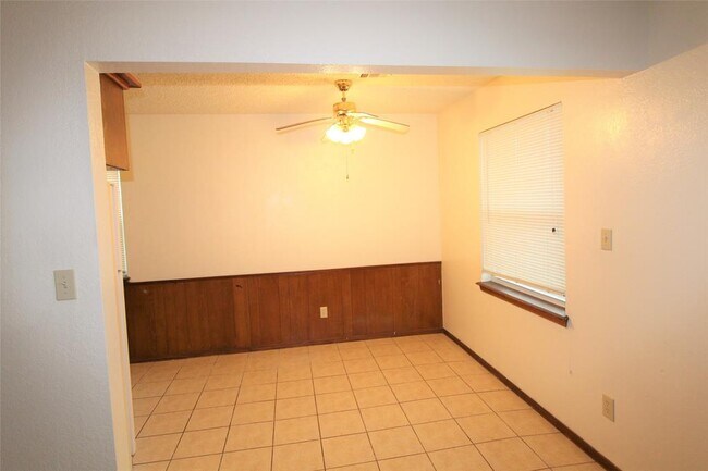 Foto del edificio - 304 Chalmette Dr