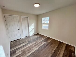 Building Photo - 1127 E Highland Ave