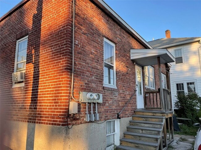 Building Photo - 375 Prospect St