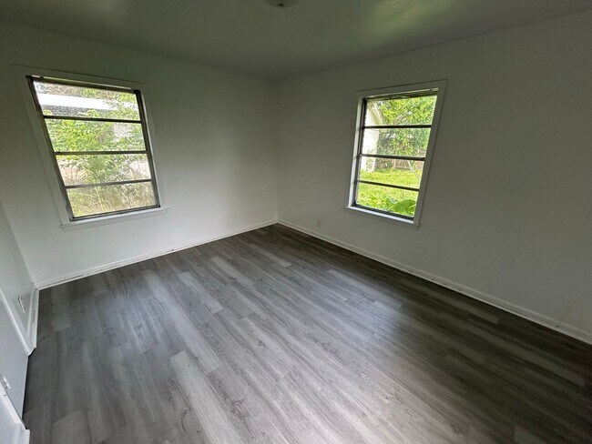 Foto del edificio - $100 Move In Specials