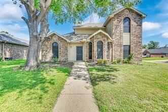 Building Photo - 5102 Wood Creek Ln