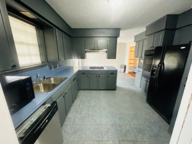Foto del edificio - 33230 Walker North Rd