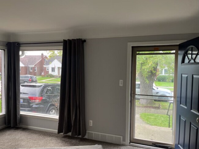 Foto del edificio - 1380 Riverbank St