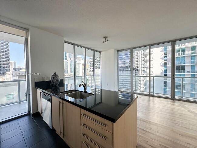 Foto del edificio - 1111 SW 1st Ave