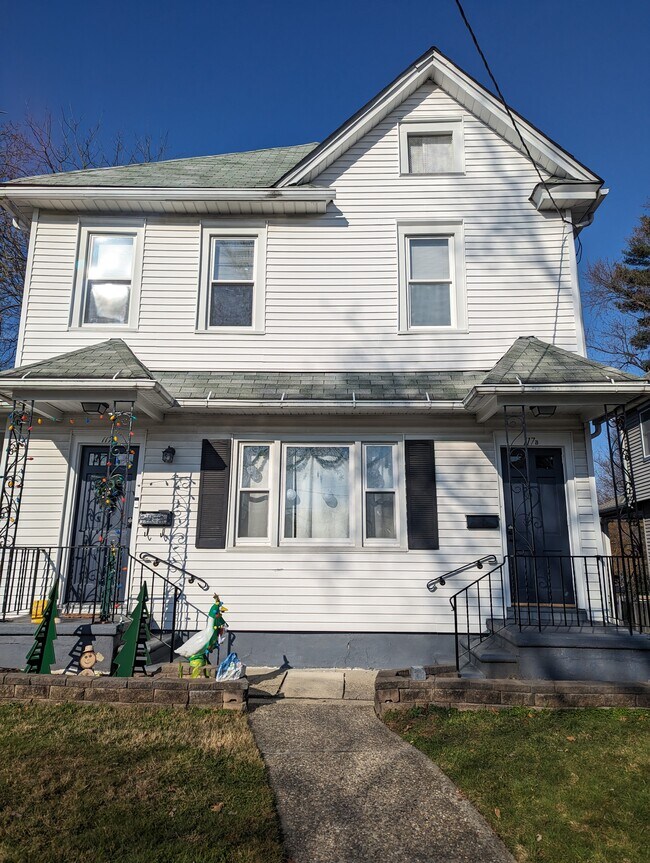 117 Reading Ave, Barrington, NJ 08007 Townhome Rentals in Barrington