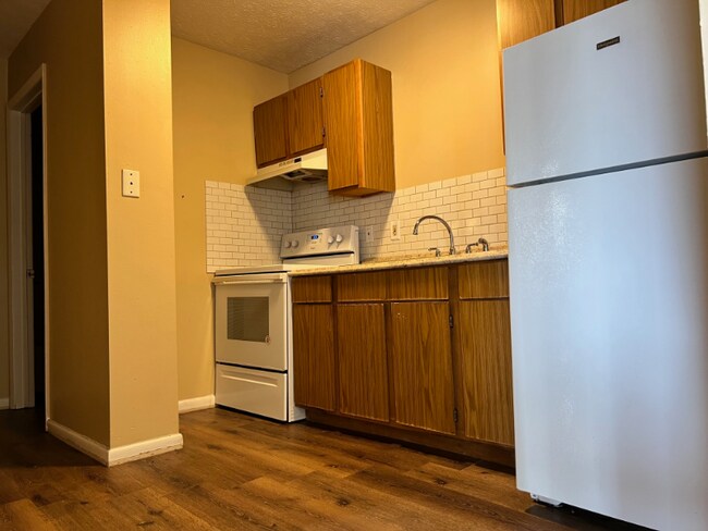 Foto del edificio - 232-238 Elyria St