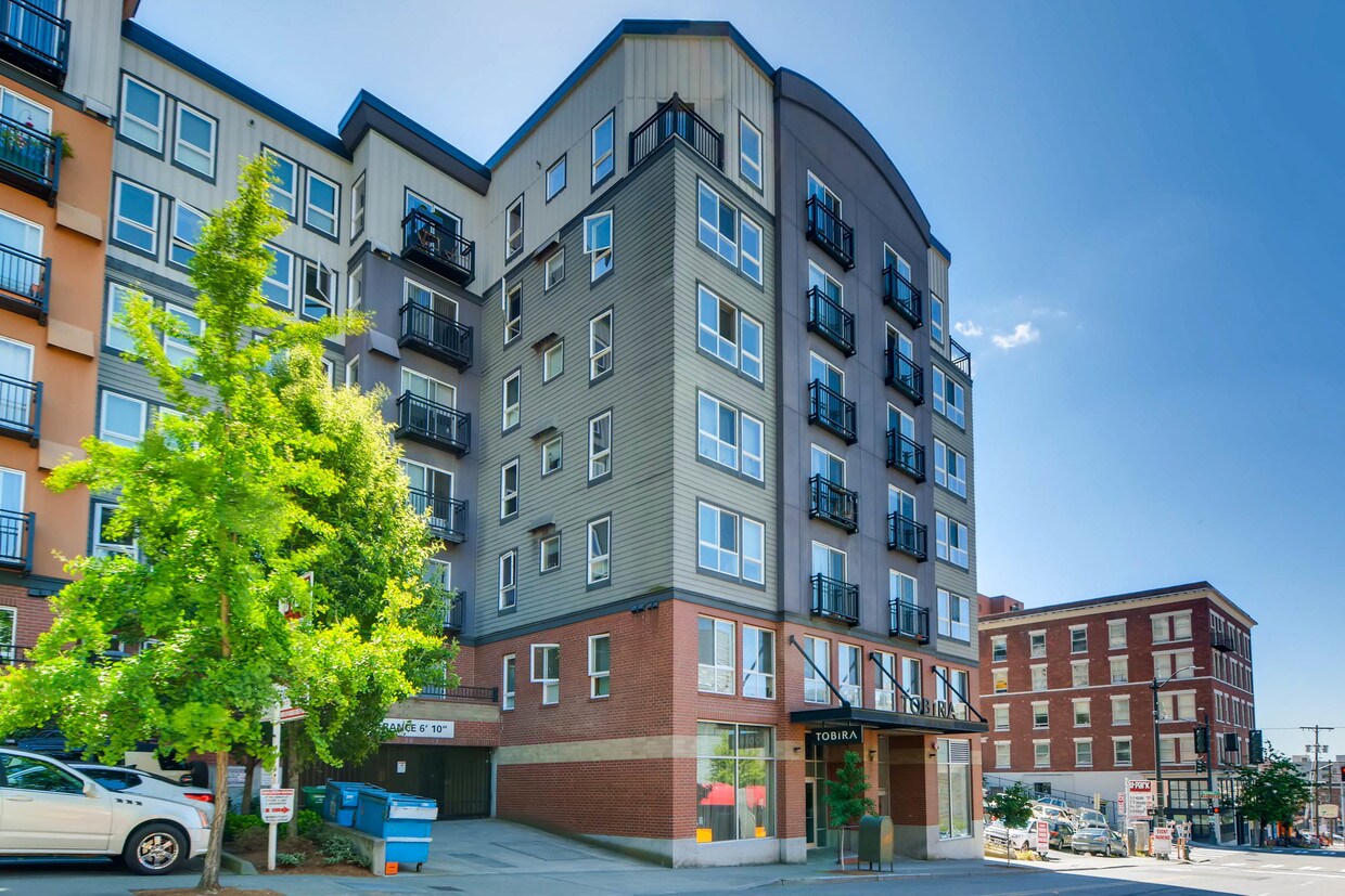 Primary Photo - 108 5th Ave S