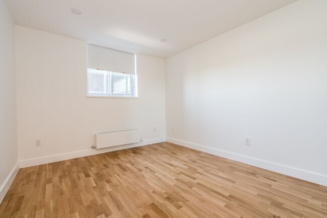 Photo du bâtiment - 230 Oak St