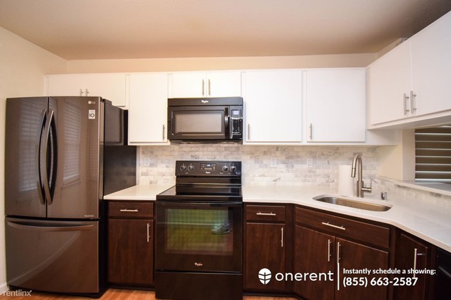 Building Photo - 1123 S Villa Way