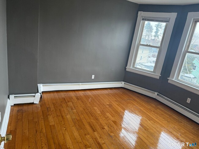 Foto del edificio - 1018 Hancock Ave