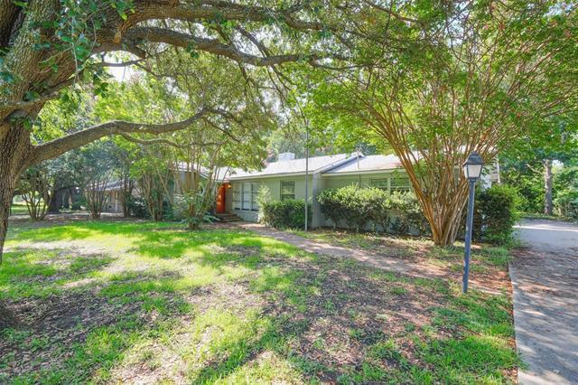Building Photo - 8301 Llano Ave