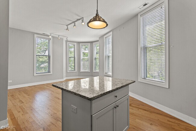 Foto del edificio - 2262 W Coulter St