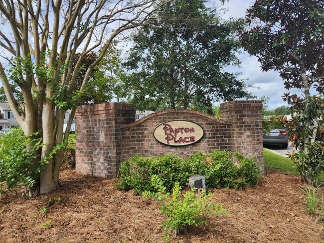 Building Photo - 111 Maddux Ln