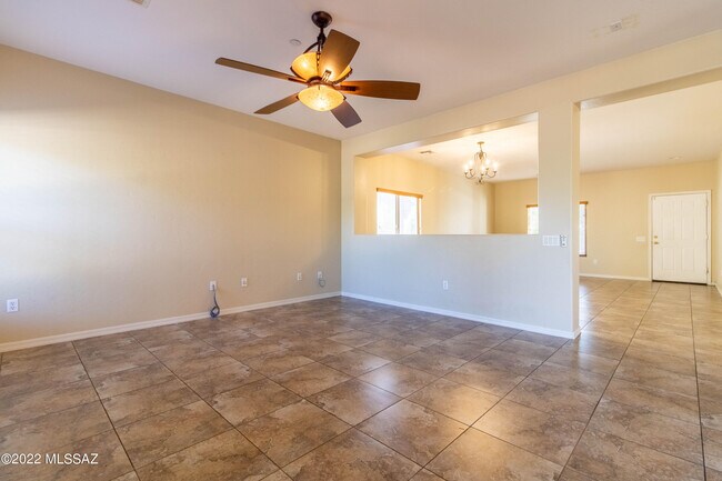 Foto del edificio - 14324 South Via Trujal