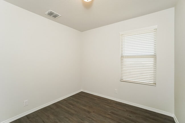 Building Photo - 9311 Dogwood Hill