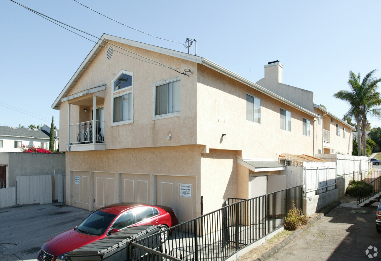 Building Photo - 4352 Oregon St