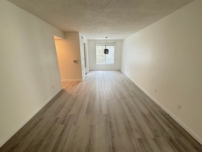 Foto del edificio - 4633 Vermont Pl